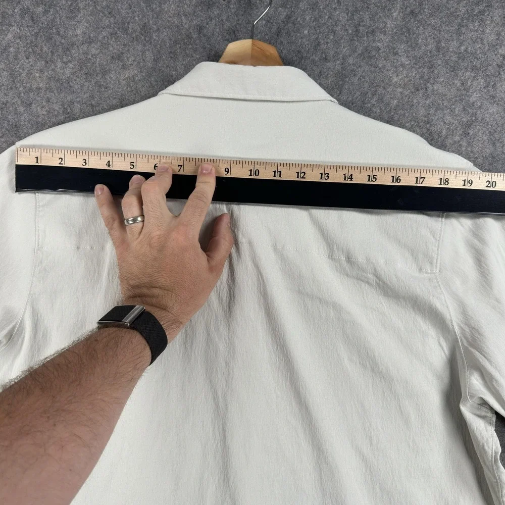Lululemon Shirt Mens XL‎ Beige Solid Short Sleeve Button Front Pockets